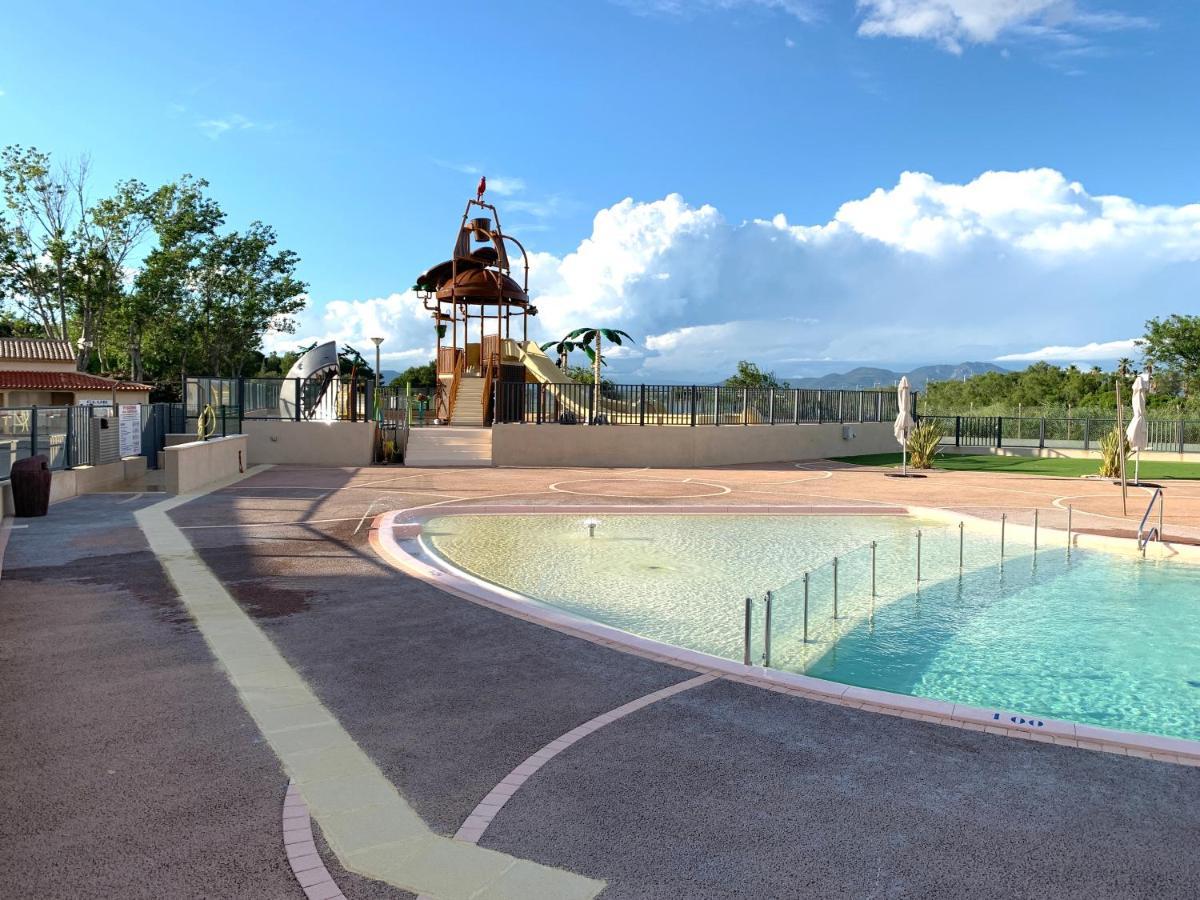 Chaletrent - Stacaravans Saint-Aygulf Hotell Fréjus Exteriör bild